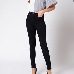 Curvy black skinny jeans
